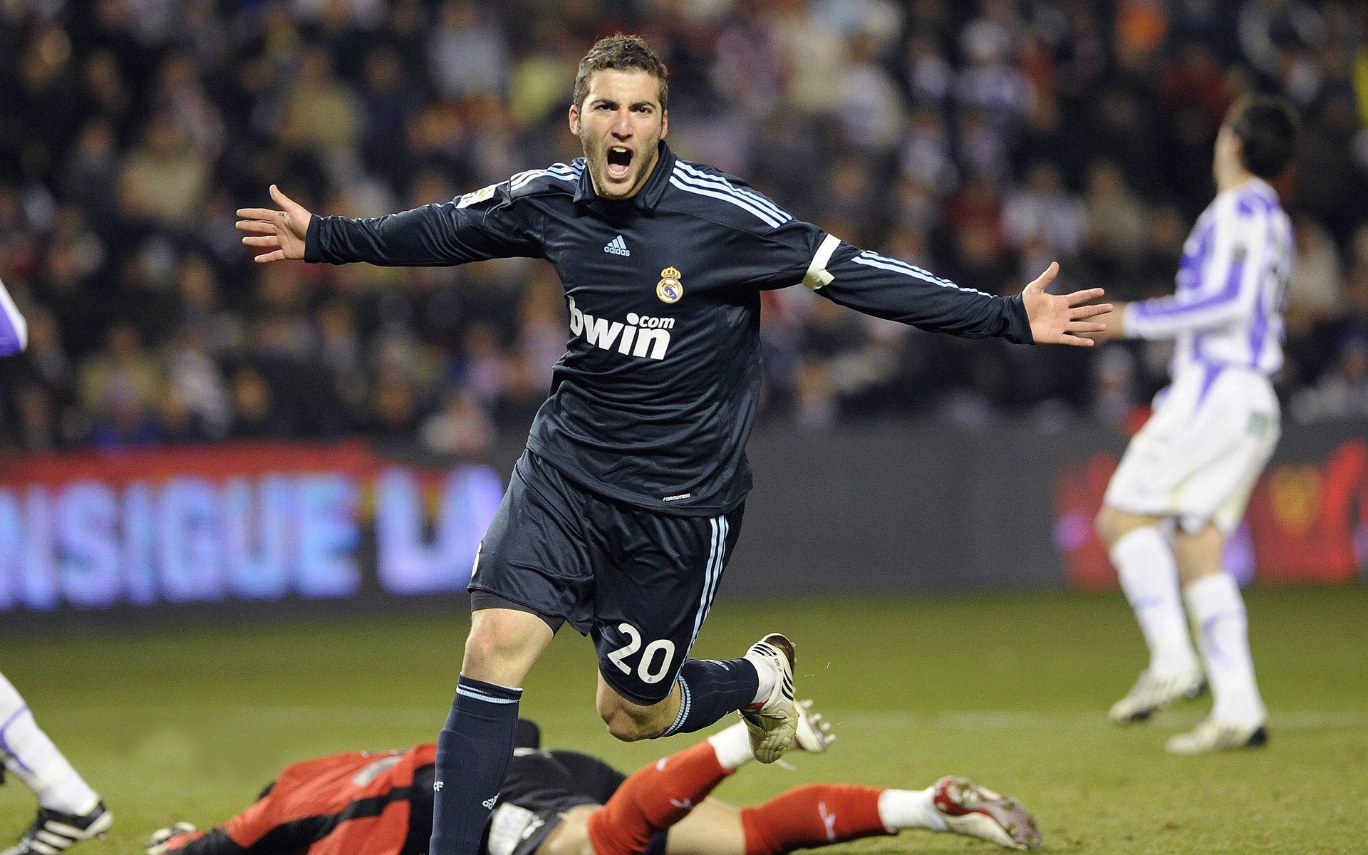 意甲新战术发力,个别球员突出表现赢得喝彩,意甲新赛季前瞻